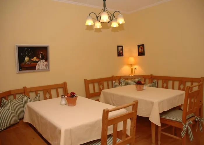 Πανσιόν Gaestehaus Rieser 3*