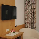 Guest house Gaestehaus Rieser Mayrhofen