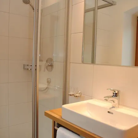 بيت ضيافة Gaestehaus Rieser 3*