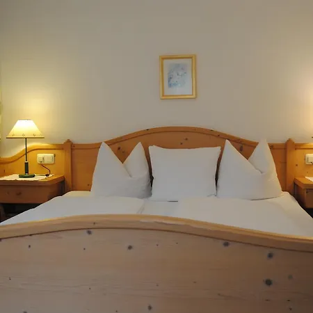 بيت ضيافة Gaestehaus Rieser 3*